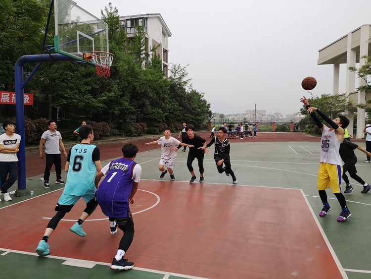 高中篮球友谊赛.jpg