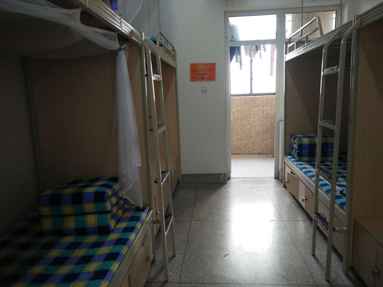 我校开展生活自理大比拼活动