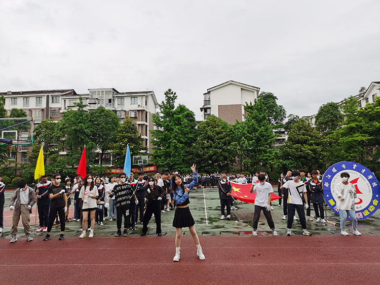 别致新颖的韩国舞舞者刘子瑄.jpg