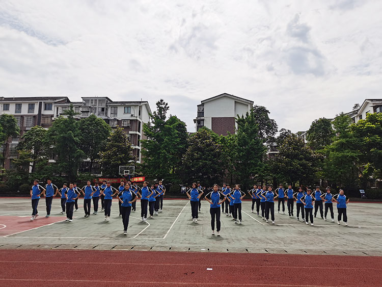 高二3班广播操比赛荣获第1名.jpg