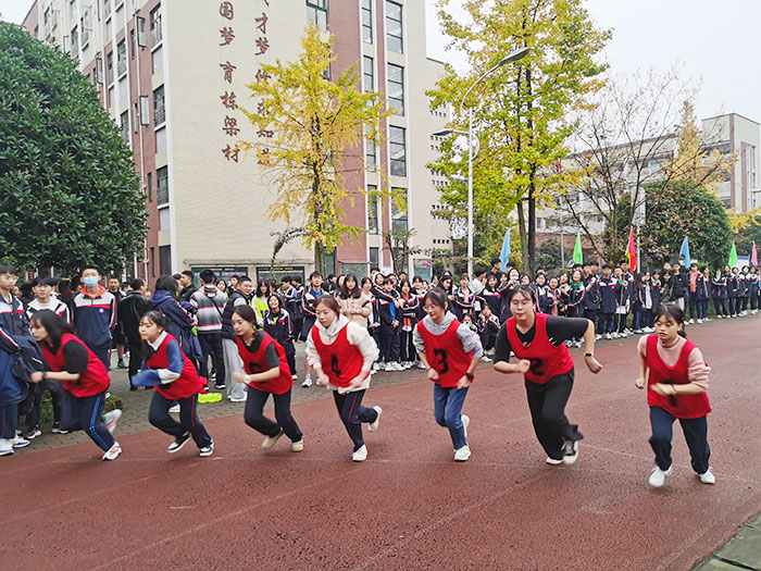 女子800米赛跑.jpg