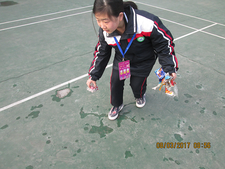 环保志愿者在行动.png
